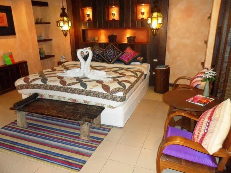 Amata Lanna Jangmuang Hotel Чиангмай Екстериор снимка
